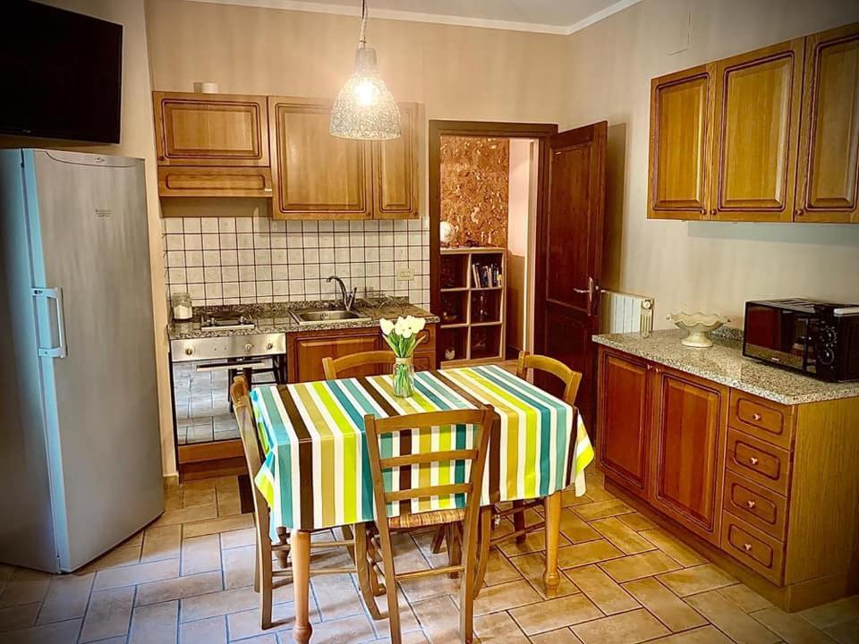 Апартаменты Leonaerdo Guests House Паникале Экстерьер фото